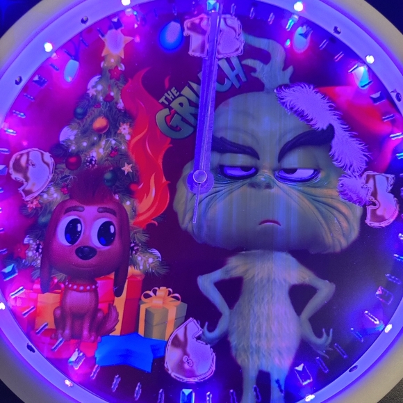 Grinch clock - Picture 7 of 14